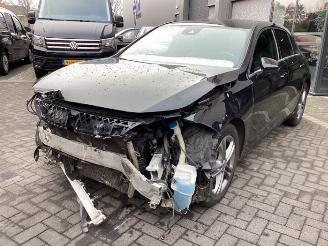 Vrakbiler auto Mercedes A-klasse A (177.0), Hatchback, 2018 / 2026 2.0 A-220 Turbo 16V 2019/9