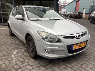 Hyundai I-30  picture 3
