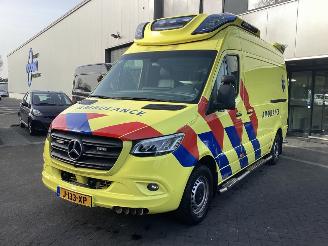 krockskadad bil auto Mercedes Sprinter 319 V6Ambulance 2020/12