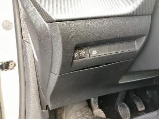 Peugeot 208 1.2 Vti Pure Tech picture 17