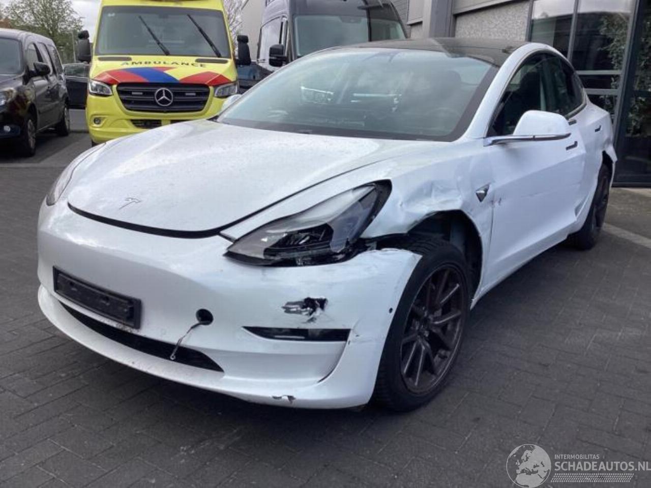 Tesla Model 3 Model 3, Sedan, 2017 Standard RWD Plus 60 kWh