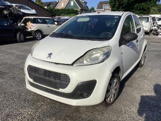 Vrakbiler auto Peugeot 107 107, Hatchback, 2005 / 2014 1.0 12V 2013/5