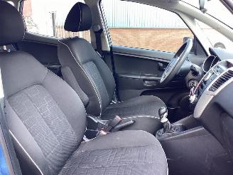 Kia Venga 1.4 CVVT 16V picture 14