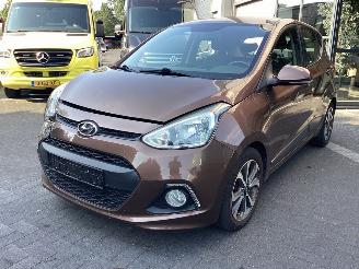 Damaged car Hyundai I-10 1.2 16V 2015/10