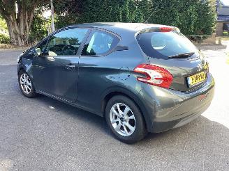 Peugeot 208 1.2 Vti Active picture 7