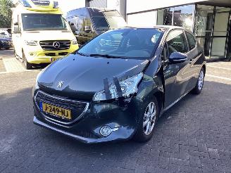 Unfallwagen Peugeot 208 1.2 Vti Active 2012/8