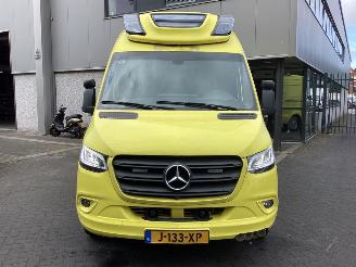 Mercedes Sprinter 319 CDI Ambulance picture 2