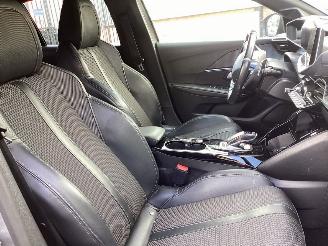 Peugeot 208 Pure Tech  GT 130 picture 10