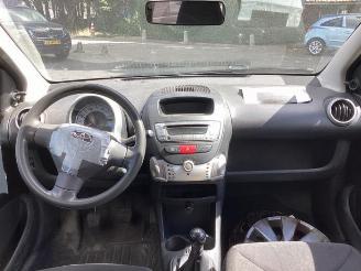 Toyota Aygo Aygo (B10), Hatchback, 2005 / 2014 1.0 12V VVT-i picture 9