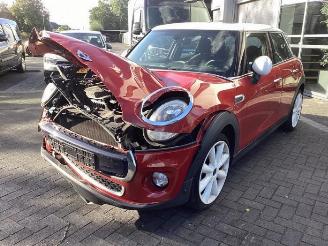 Vrakbiler auto Mini Cooper Mini (F55), Hatchback 5-drs, 2013 1.5 12V Cooper 2016/7