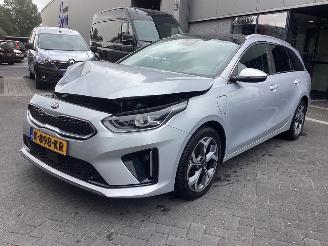 Voiture accidenté Kia Ceed 1,6 GDI PHEV Exutive line 2021/1