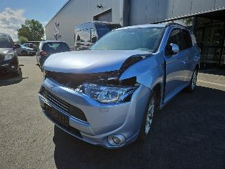 škoda osobní automobily Mitsubishi Outlander 2.0 16v PHEV 2013/12