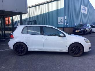 Volkswagen Golf 16 FSI picture 4
