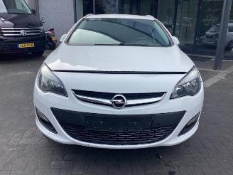 Opel Astra Astra J Sports Tourer (PD8/PE8/PF8), Combi, 2010 / 2015 2.0 CDTI 16V 165 picture 2