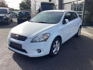 Auto da rottamare Kia Pro cee d Pro cee'd (EDB3), Hatchback 3-drs, 2008 / 2012 1.4 CVVT 16V 2010/6