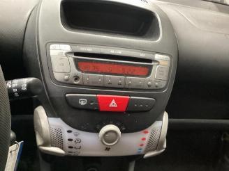 Peugeot 107 107, Hatchback, 2005 / 2014 1.0 12V picture 12