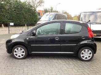 Peugeot 107 107, Hatchback, 2005 / 2014 1.0 12V picture 8
