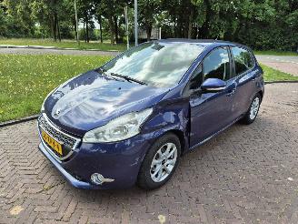  Peugeot 208 1.4 VTi Envy 2012/6
