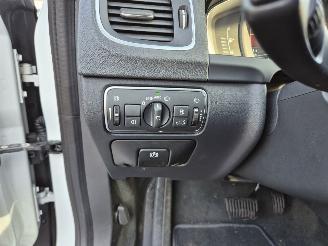 Volvo V-60 2.4 D6 Twin Engine picture 20