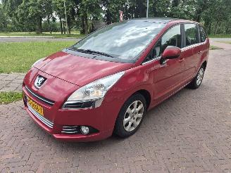 skadebil auto Peugeot 5008 1.6 HDIF ST 5P 2010/10