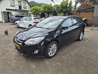 krockskadad bil auto Ford Focus 1.6 Ecoboost Titanium 2012/6