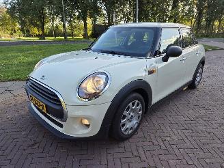 Vaurioauto  passenger cars Mini One 1.2 BUSINNES 2015/3