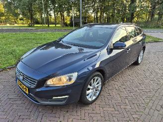 damaged passenger cars Volvo V-60 1.6 D2 2014/5