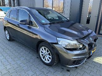 krockskadad bil auto BMW 2-serie Active Tourer 218d Essential 110KW  Automaat 2015/9