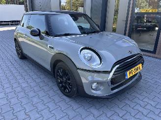 skadebil auto Mini Cooper Pepper Serious Business 2017/9