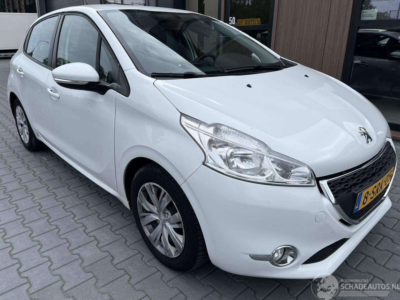Peugeot 208 1.2 e-VTi  Automaat  Navi Clima Pdc