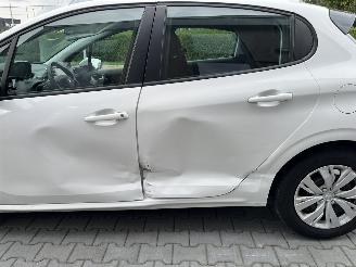 Peugeot 208 1.2 e-VTi  Automaat  Navi Clima Pdc picture 5