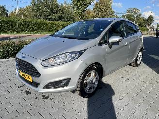 Damaged car Ford Fiesta 1.2 Titanium KM 74320  Navi Clima 2017/3