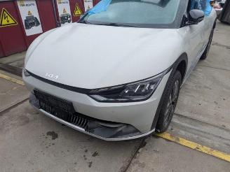 Vrakbiler auto Kia EV6 EV6 (CV), Hatchback, 2021 58/63 kWh RWD 2021/12