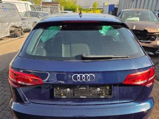 Vrakbiler auto Audi A3 A3 Sportback (8VA/8VF), Hatchback 5-drs, 2012 / 2020 1.0 30 TFSI 12V 2020/1