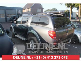 Vrakbiler auto Mitsubishi L-200  2007/10