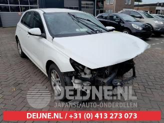 Vrakbiler auto Hyundai I-30 i30 (PDEB5/PDEBB/PDEBD/PDEBE), Hatchback, 2016 1.6 CRDi 16V VGT 2017