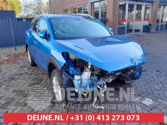 Vrakbiler auto Hyundai Tucson Tucson (TL), SUV, 2015 1.6 GDi 16V 2WD 2015/9