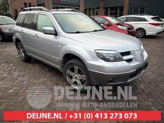 Vrakbiler auto Mitsubishi Outlander Outlander (CU), SUV, 2001 / 2007 2.0 16V 4x4 2005/6
