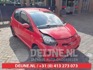 Coche siniestrado Toyota Aygo Aygo (B10), Hatchback, 2005 / 2014 1.0 12V VVT-i 2011/1