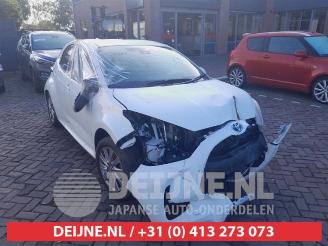 Vrakbiler auto Toyota Yaris Yaris IV (P21/PA1/PH1), Hatchback, 2020 1.5 12V Hybrid 115 2023/12