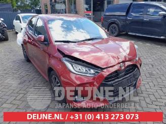 Vrakbiler auto Toyota Yaris Yaris IV (P21/PA1/PH1), Hatchback, 2020 1.5 12V VVT-i 2020/12