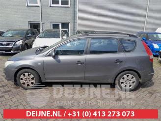Hyundai I-30 i30 Crosswagon (WWH), Combi, 2007 / 2012 1.6 CVVT 16V picture 4