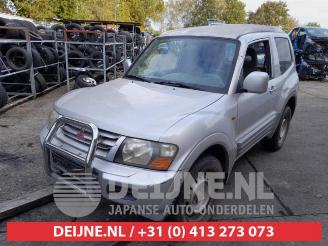 Mitsubishi Pajero Pajero Hardtop (V6/7), Terreinwagen, 2000 / 2006 3.2 DI-D 16V picture 3