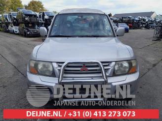 Mitsubishi Pajero Pajero Hardtop (V6/7), Terreinwagen, 2000 / 2006 3.2 DI-D 16V picture 2