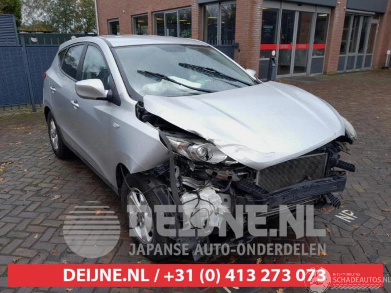 Hyundai Ix35 iX35 (LM), SUV, 2009 / 2015 2.0 16V