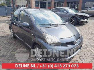 Coche siniestrado Toyota Aygo Aygo (B10), Hatchback, 2005 / 2014 1.0 12V VVT-i 2011/9