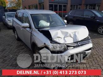 Uttjänta bilar auto Mitsubishi Outlander Outlander (GF/GG), SUV, 2012 / 2022 2.0 16V PHEV 4x4 2015/7