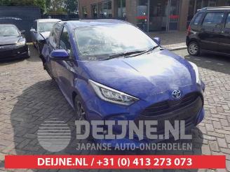 Salvage car Toyota Yaris Yaris IV (P21/PA1/PH1), Hatchback, 2020 1.5 12V Hybrid 115 2021/6