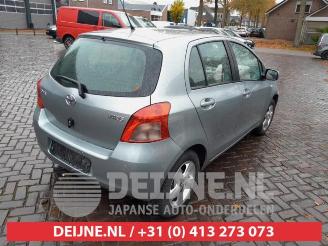 Toyota Yaris Yaris II (P9), Hatchback, 2005 / 2014 1.3 16V VVT-i picture 7