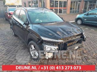 Vrakbiler auto Hyundai Kona Kona (OS), SUV, 2017 / 2023 1.0 T-GDI 12V 2019/6